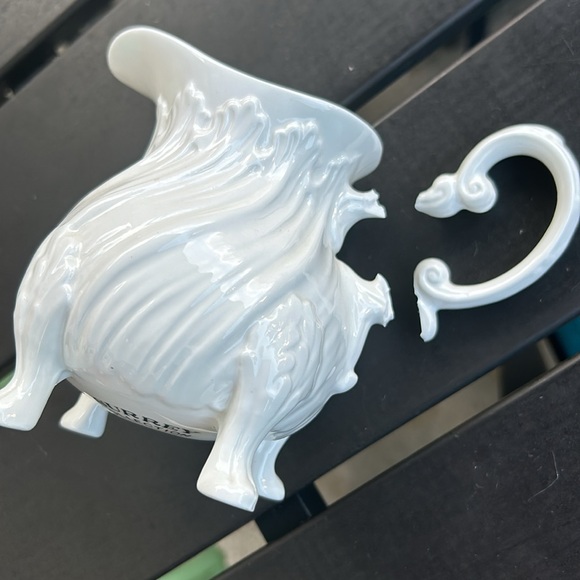 Crown Staffordshire Surrey Collection Teapot, Sugar Pot & Creamer. 3 Piece Set - Picture 11 of 13